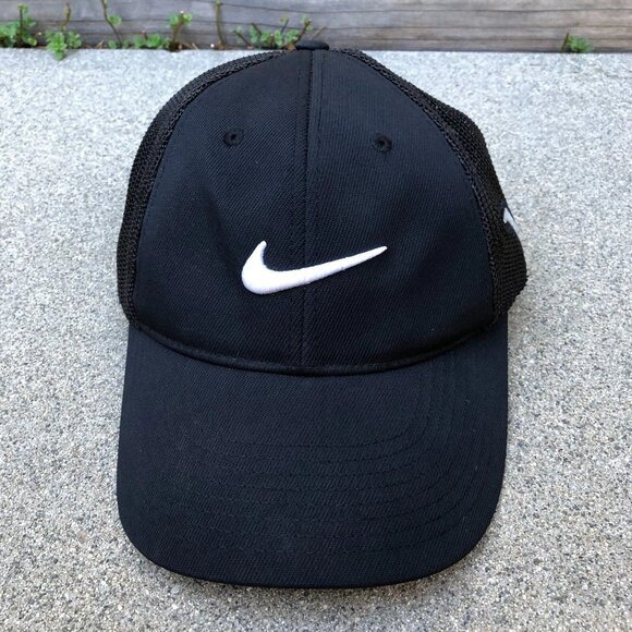 NIKE GOLF Trucker Hat Men's M/L FlexFit Black VR 20XI Embroidered Cap - Picture 1 of 7
